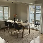 Seahouse With Amazing Views!