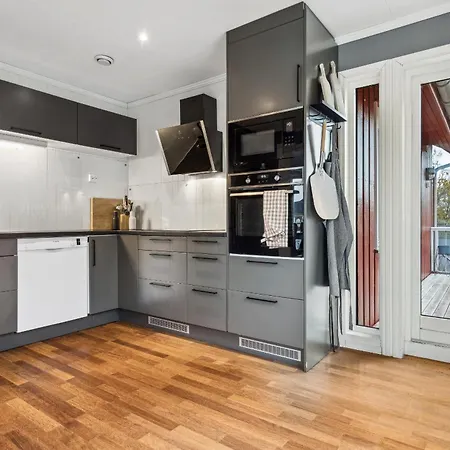 Seahouse With Amazing Views!