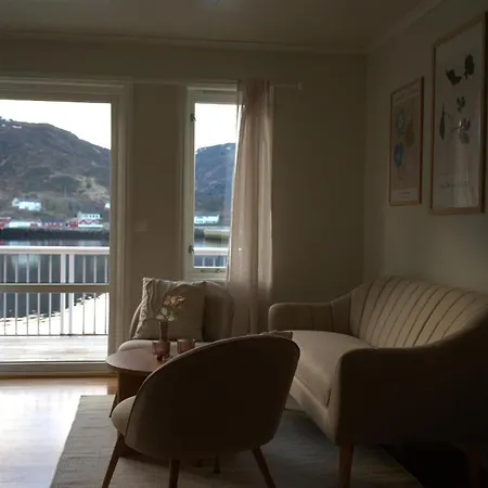 Seahouse With Amazing Views! Ballstad