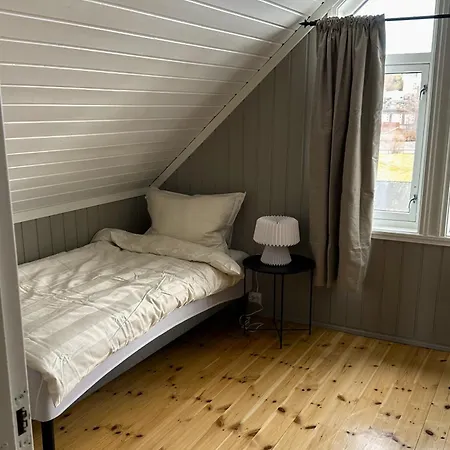 Seahouse With Amazing Views! Ballstad