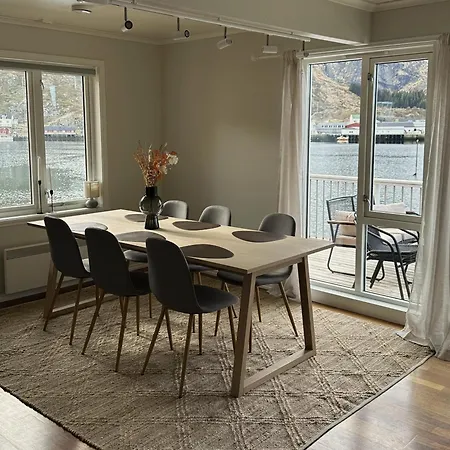 Seahouse With Amazing Views!