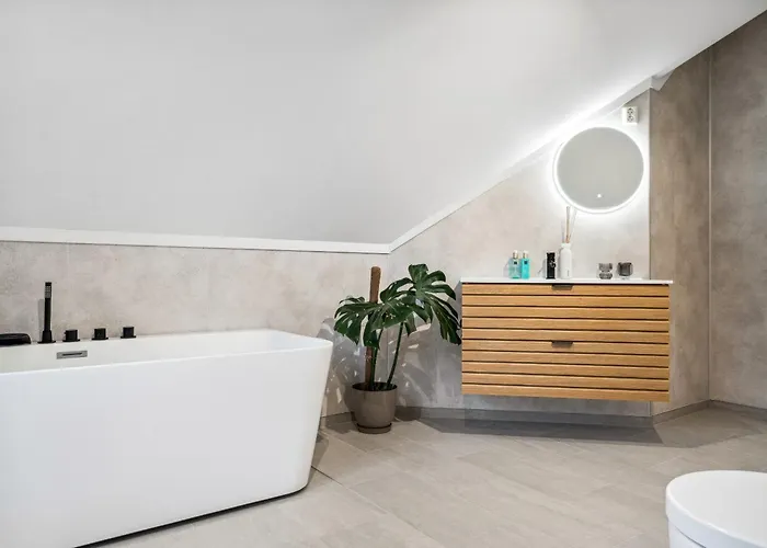 Seahouse With Amazing Views! Ballstad