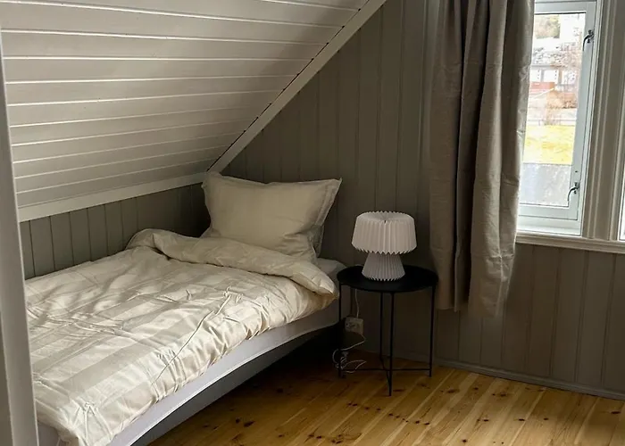 Seahouse With Amazing Views! Ballstad