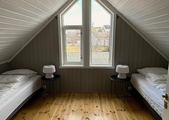 Seahouse With Amazing Views! *